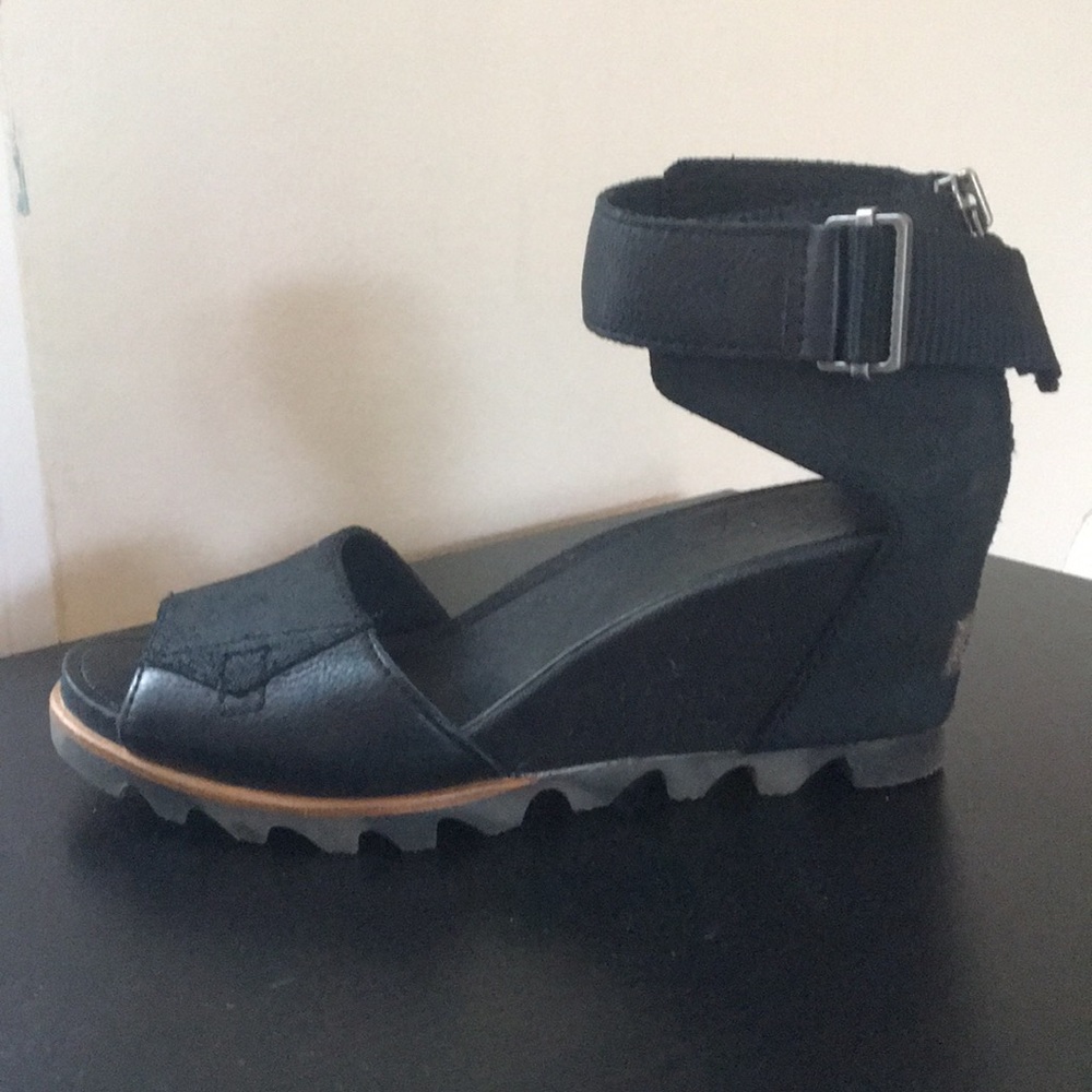 Sorel black wedges- worn twice!